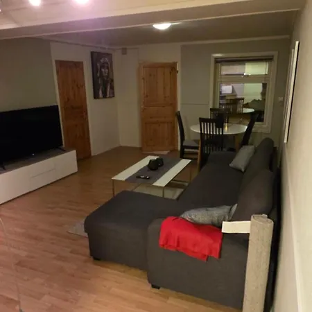 Charming Apartment- Walk To Attractions 2 Tromsø