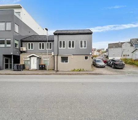 Charming Apartment- Walk To Attractions 2 * 特罗姆瑟