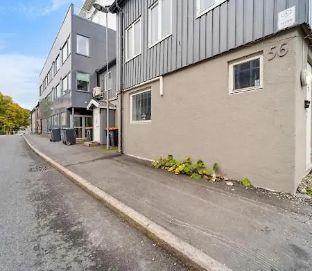 Charming Apartment- Walk To Attractions 2 *