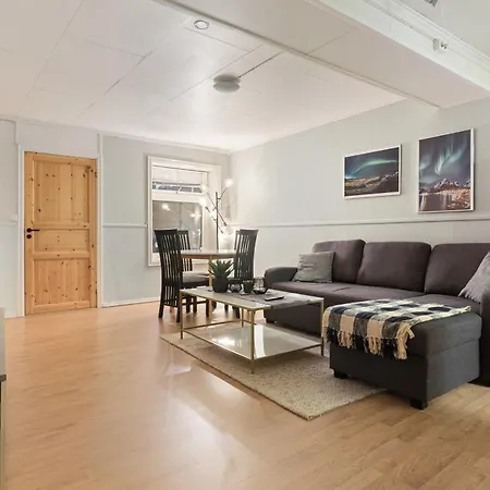 Charming Apartment- Walk To Attractions 2 Daire