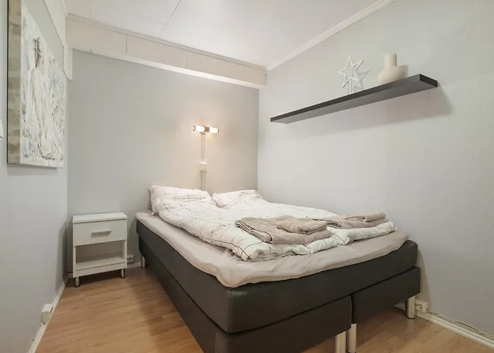 Charming Apartment- Walk To Attractions 2 טרומסה